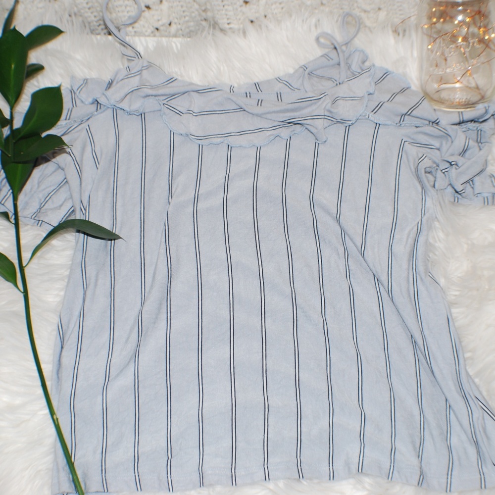 Fitted Cold Shoulder Tee